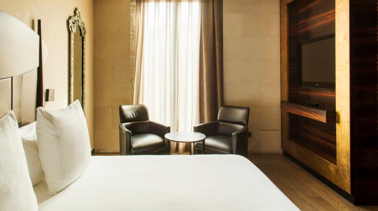 Hotel Bagues Room