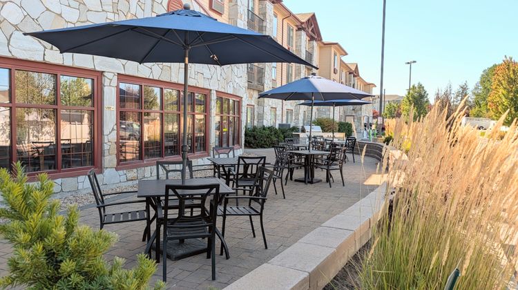 Holiday Inn Express Hotel & Suites Exterior