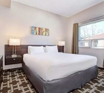 The Willowdale Hotel Room