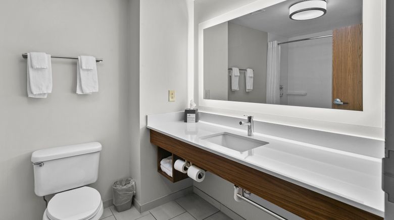 <b>Holiday Inn Express Hotel & Suites Room</b>. Images powered by <a href="https://www.leonardoworldwide.com/" title="Leonardo Worldwide" target="_blank">Leonardo</a>.