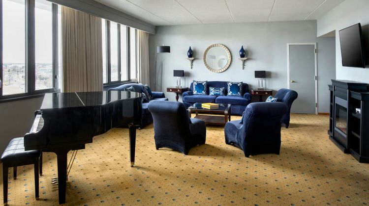 Long Island Marriott Room