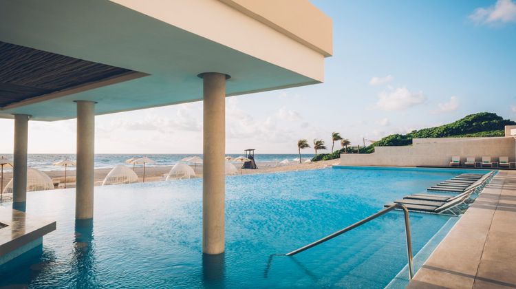 Iberostar Selection Cancun Pool