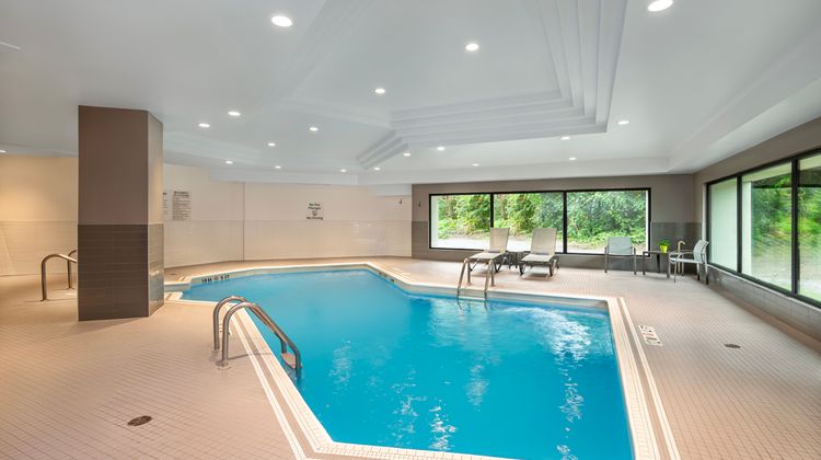 Holiday Inn Laval-Montreal Pool