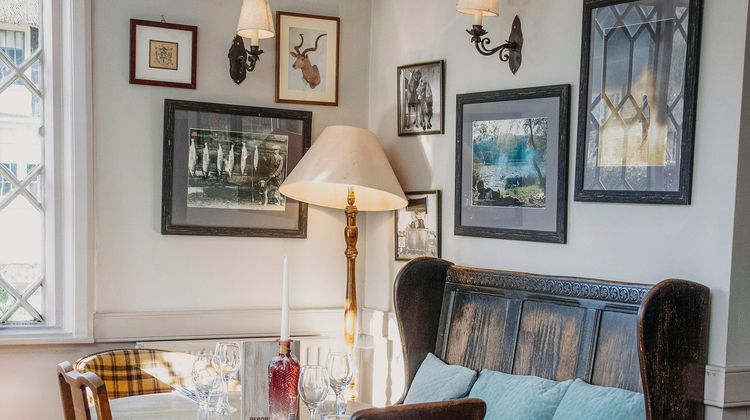 The Peat Spade Inn Lobby