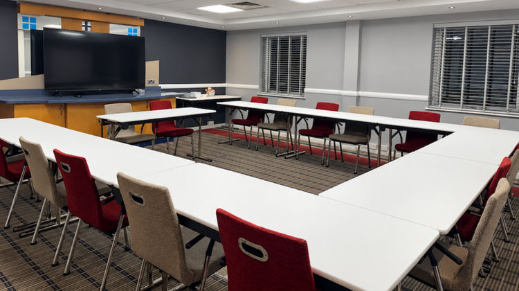 Holiday Inn Express Swansea-East Meeting