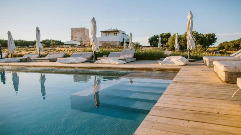 <b>Torre Vella Pool</b>. Images powered by <a href="https://www.leonardoworldwide.com/" title="Leonardo Worldwide" target="_blank">Leonardo</a>.