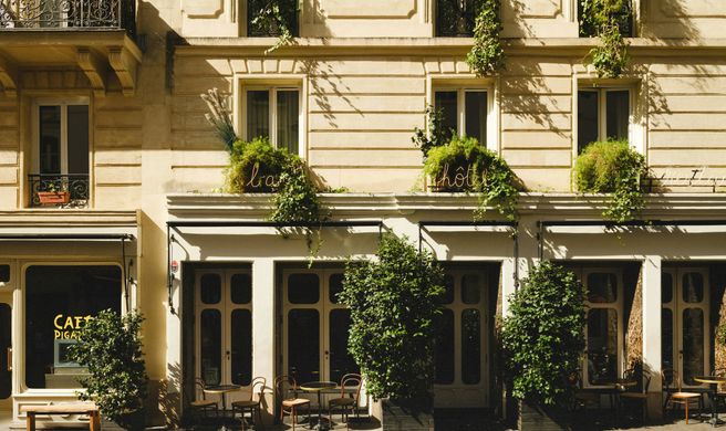 Le Pigalle Exterior