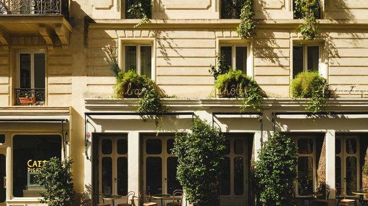 Le Pigalle Exterior