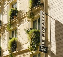 Le Pigalle Exterior