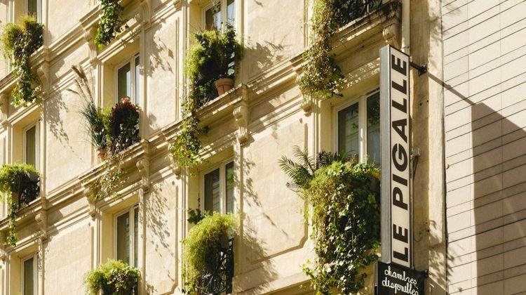 Le Pigalle Exterior