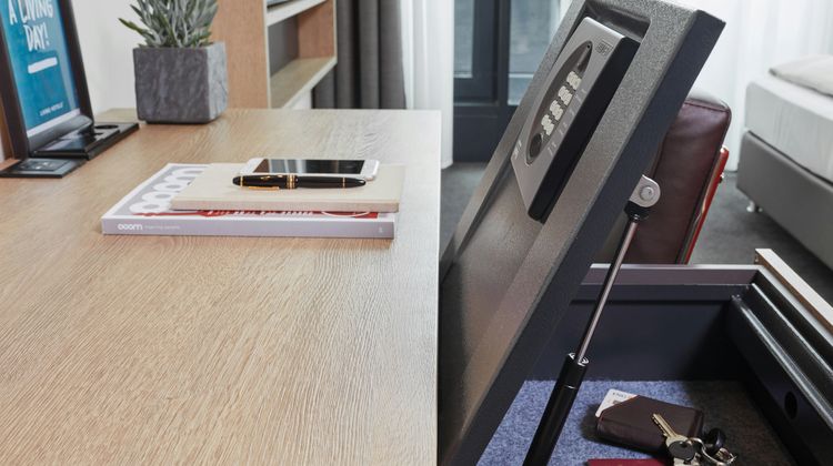 Living Hotels Frankfurt Room