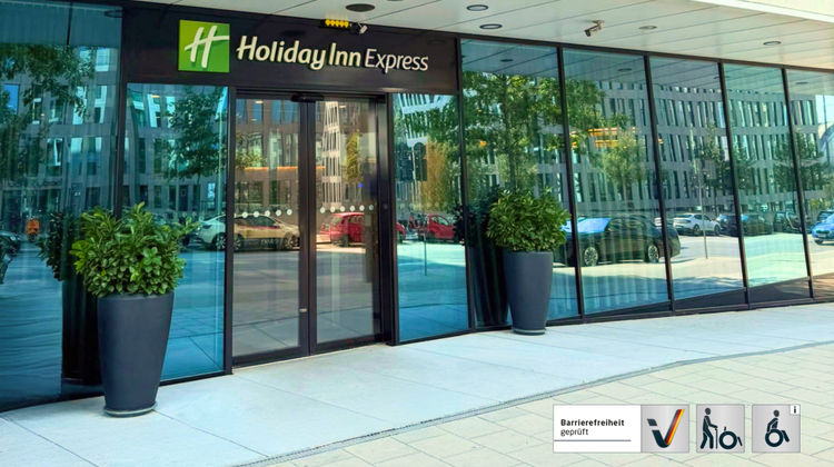 Holiday Inn Express Munich City West Lobby