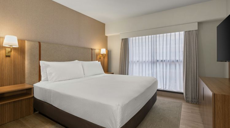 Holiday Inn & Suites Vancouver Downtown Suite