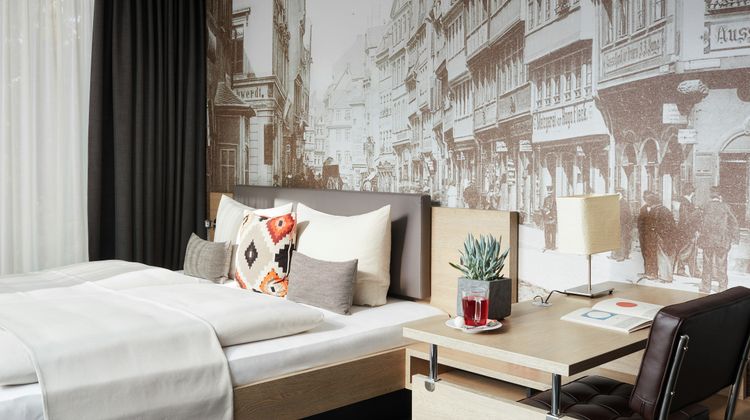 Living Hotels Frankfurt Room