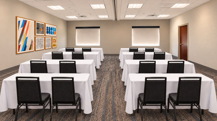 Holiday Inn Express & Suites Augusta W Meeting