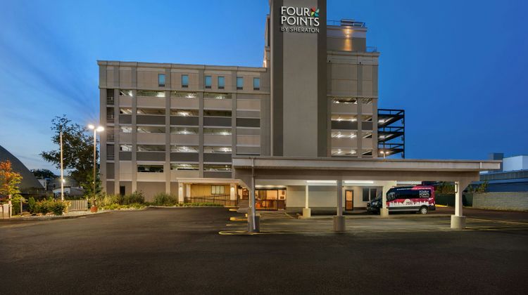Four Points by Sheraton Newark Airport Exterior