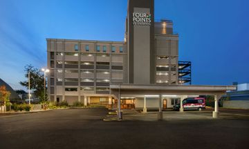 Four Points by Sheraton Newark Airport