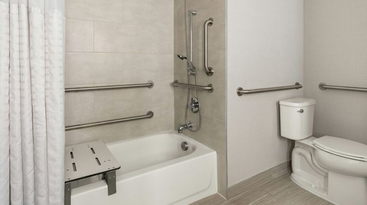 Four Points by Sheraton Newark Airport Room