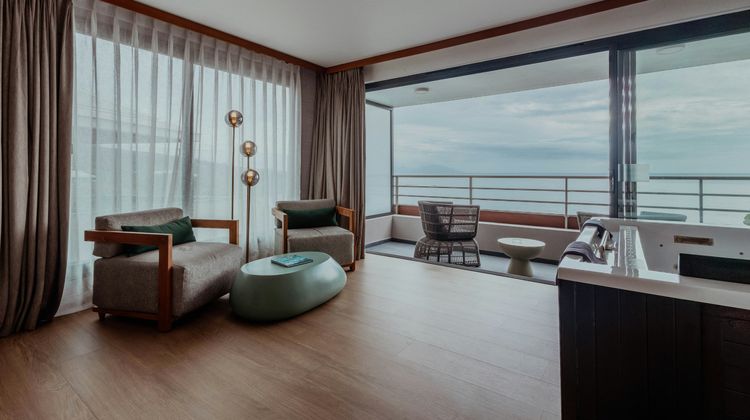 The Tahiti Pearl Beach Resort Suite