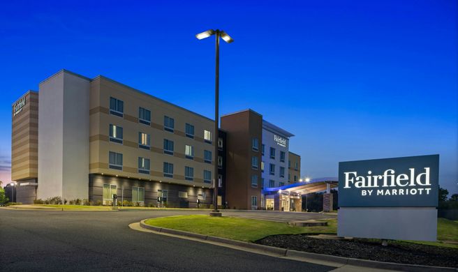 Fairfield Inn & Suites Little Rock Exterior