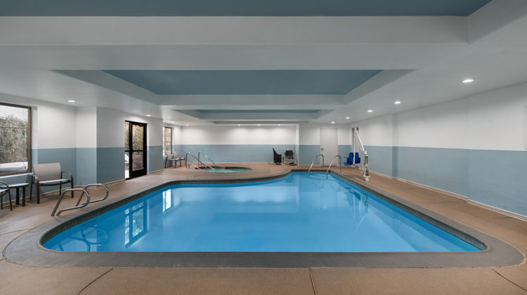 Holiday Inn Express Pool