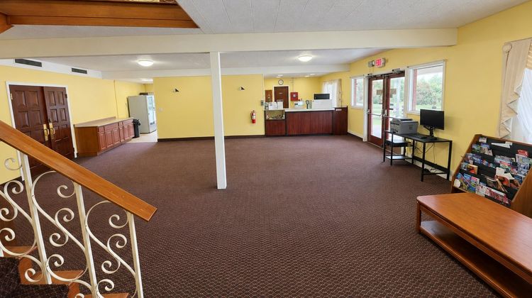 Red Roof Inn Sutton Lobby