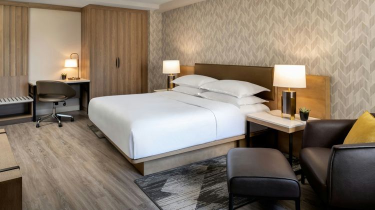 Sheraton Montreal Airport Hotel Room