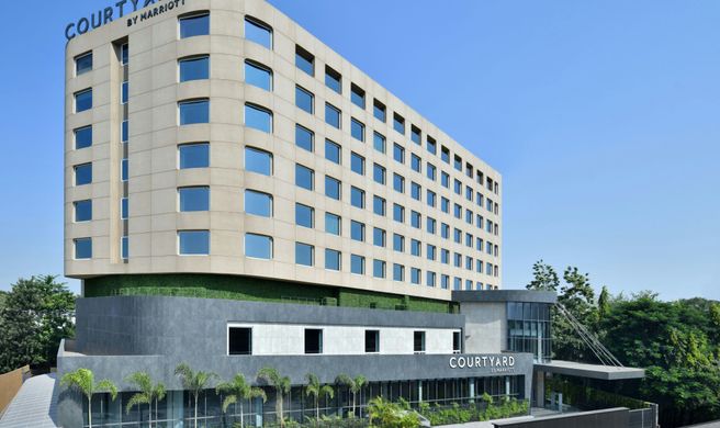 Courtyard by Marriott Nashik Exterior