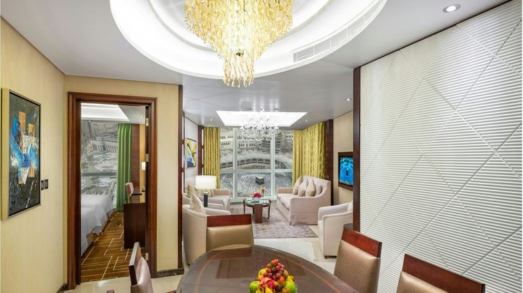 Al Marwa Rayhaan by Rotana Suite