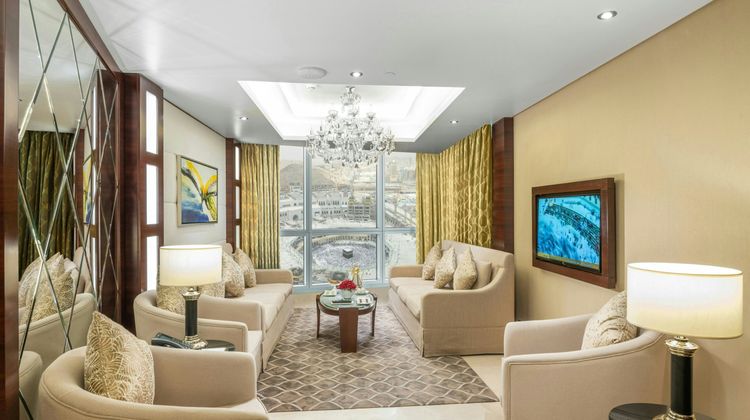 Al Marwa Rayhaan by Rotana Suite