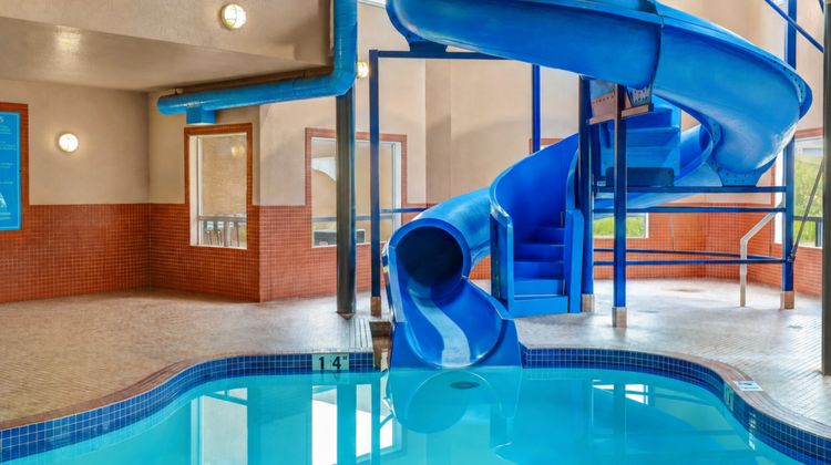 Prairie Crest Hotel Red Deer Pool