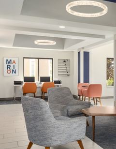 Holiday Inn Express Suites Marion