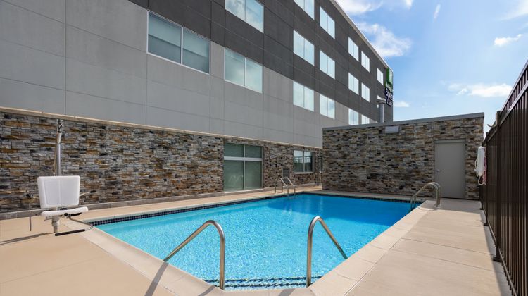 Holiday Inn Express & Suites Johnstown Pool