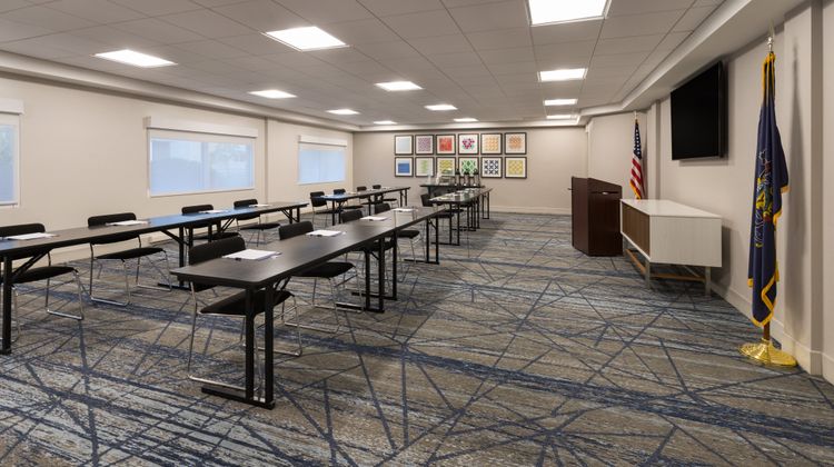 Holiday Inn Express & Suites Johnstown Meeting
