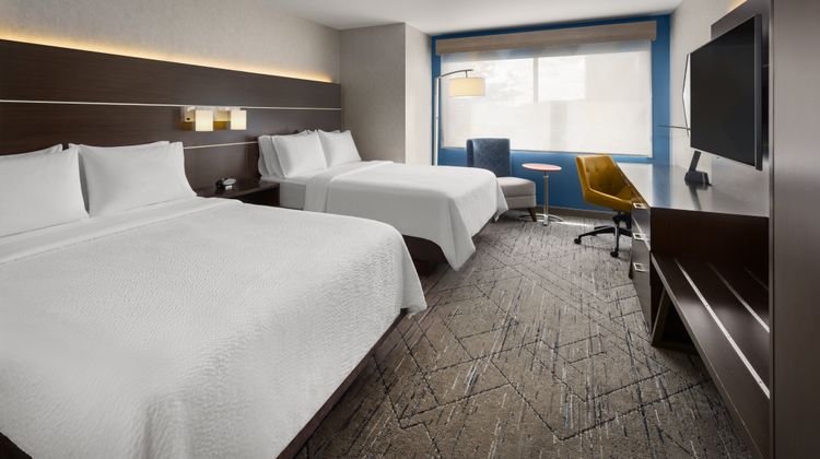 Holiday Inn Express & Suites Johnstown Room