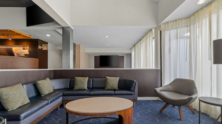 Courtyard by Marriott Chicago O'Hare Lobby