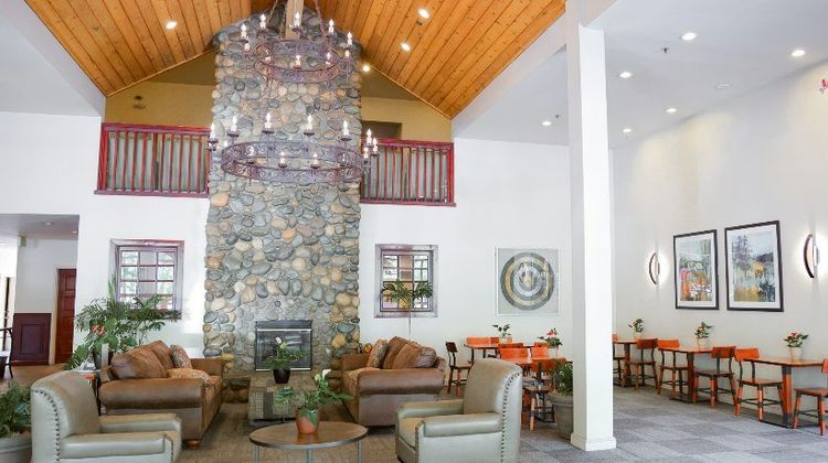 Forest Suites Resort Lobby