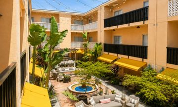 Hollywood Hotel