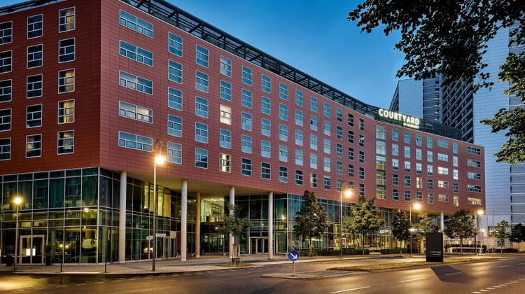 Courtyard by Marriott Berlin City Center Exterior