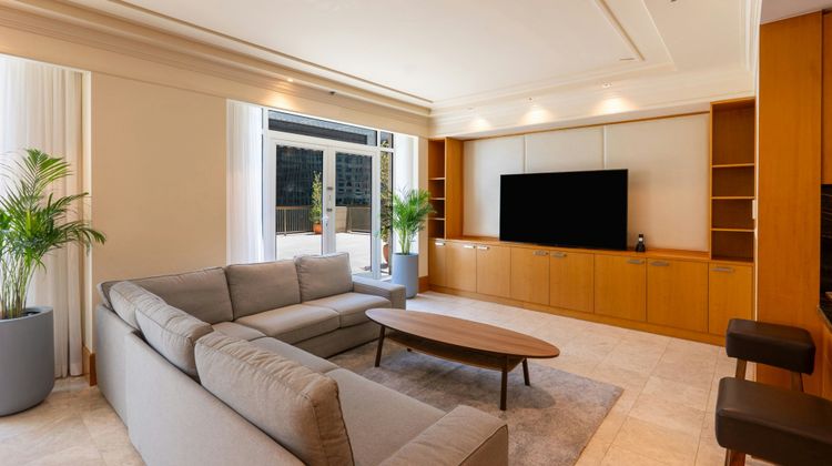Ritz-Carlton Executive Residences, Dubai Room