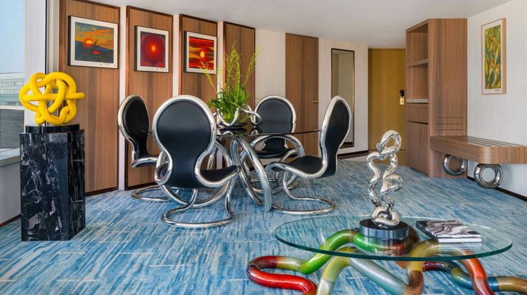 JW Marriott Hotel Hong Kong Suite
