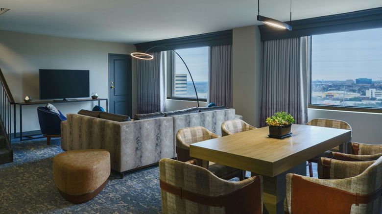 <b>Renaissance Dallas Addison Hotel Suite</b>. Images powered by <a href="https://www.leonardoworldwide.com/" title="Leonardo Worldwide" target="_blank">Leonardo</a>.