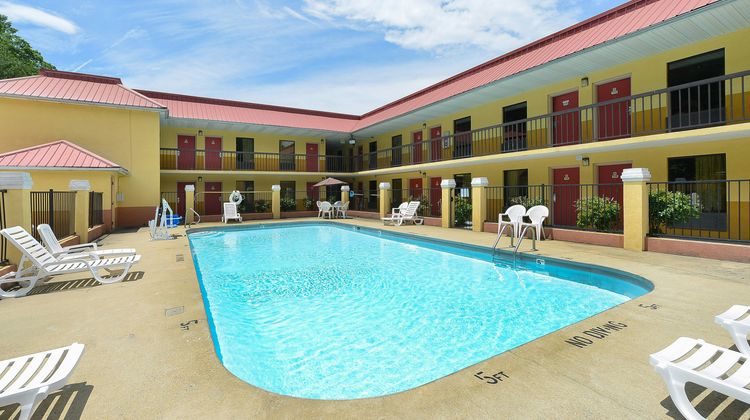 Red Roof Inn Cartersville-Emerson Pool