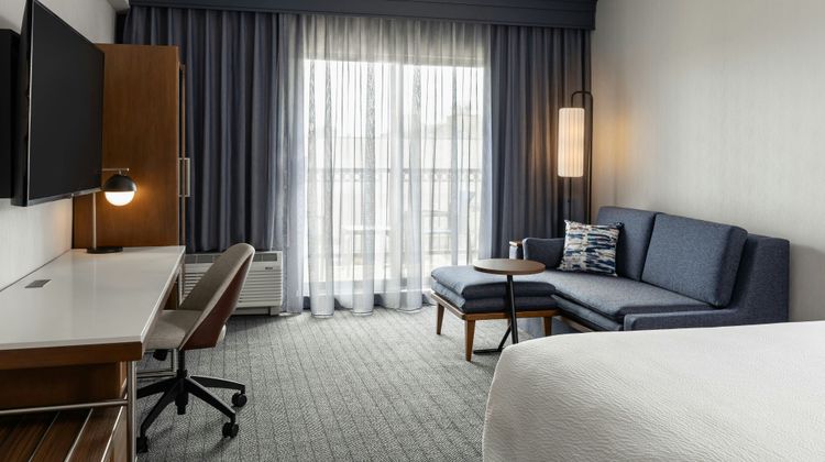 Courtyard by Marriott Rochester/St Mary Room