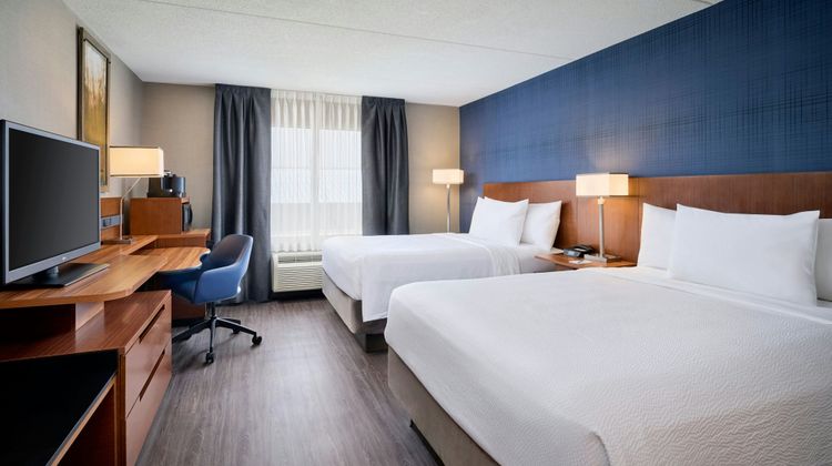 Fairfield Inn & Suites Guelph Room