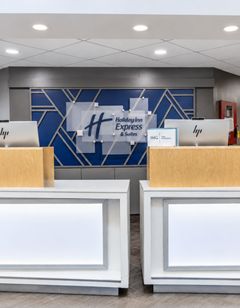 Holiday Inn Express Hotel & Suites