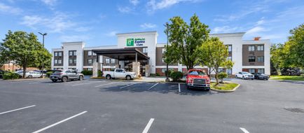 Holiday Inn Express Hotel & Suites Exterior