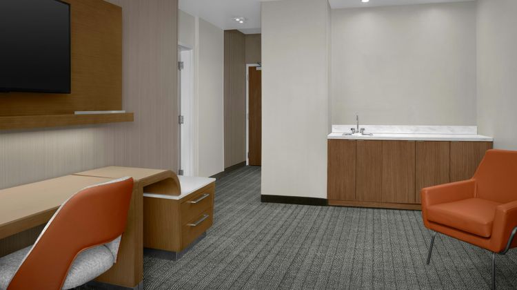 Courtyard Deptford Suite