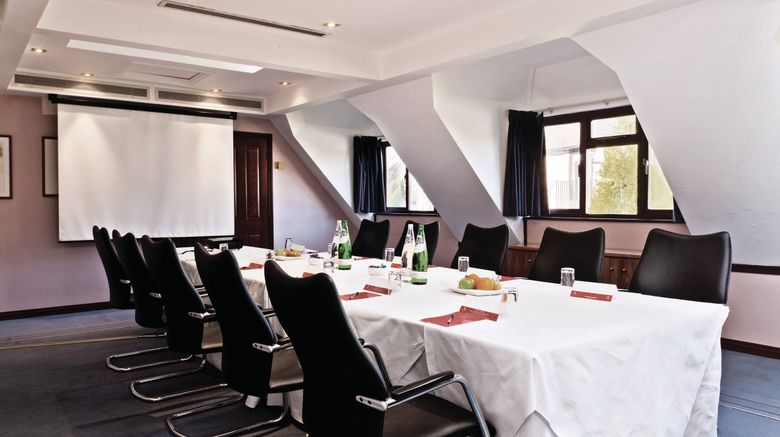 <b>Copthorne London Gatwick Meeting</b>. Images powered by <a href="https://www.leonardoworldwide.com/" title="Leonardo Worldwide" target="_blank">Leonardo</a>.
