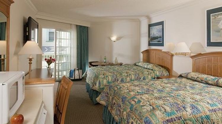 La Mer Beachfront Inn Room